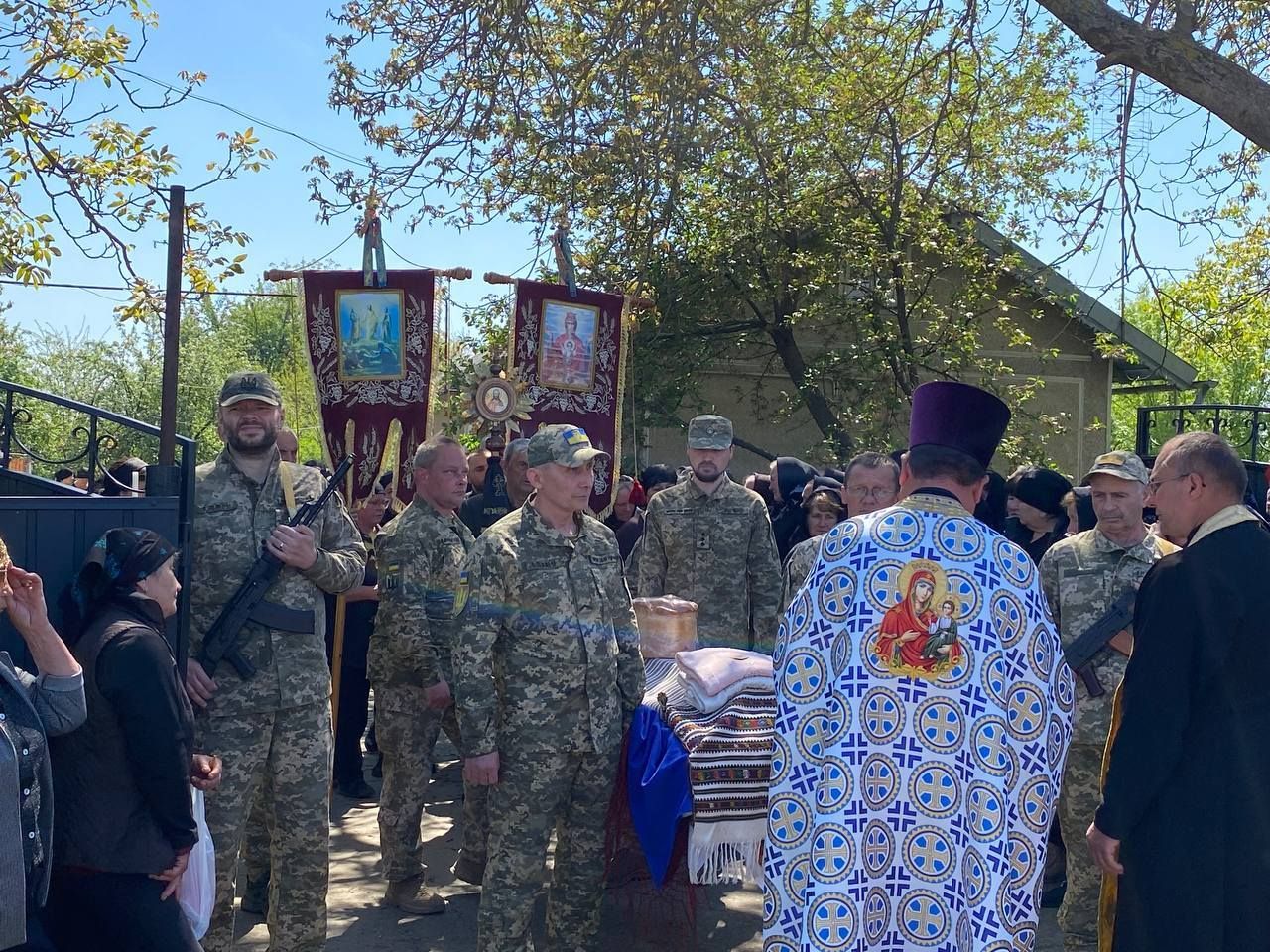 На Коломийщині попрощались з ветераном Миколою Чупруном 11