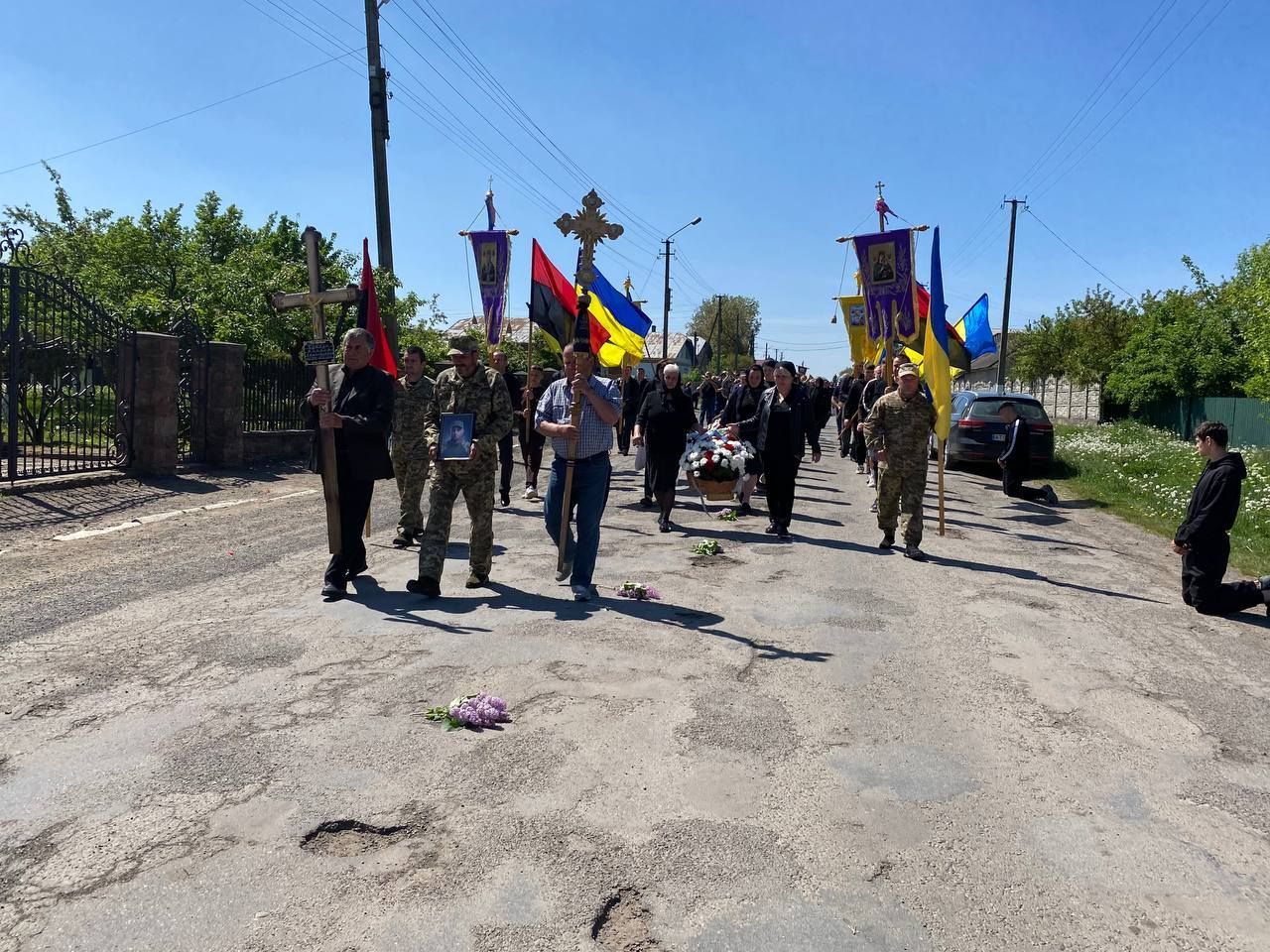 На Коломийщині попрощались з ветераном Миколою Чупруном 16