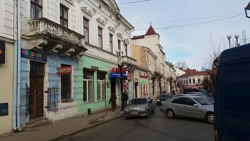 Вирішальна гривня: коломийські забудовники запропонували мільйони за приміщення Ощадкаси в центрі Коломиї 3