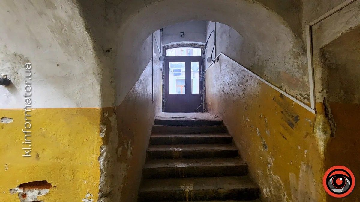 Знову за старе: влада Коломиї повернулась до ідеї ремонт у в укритті ратуші 5