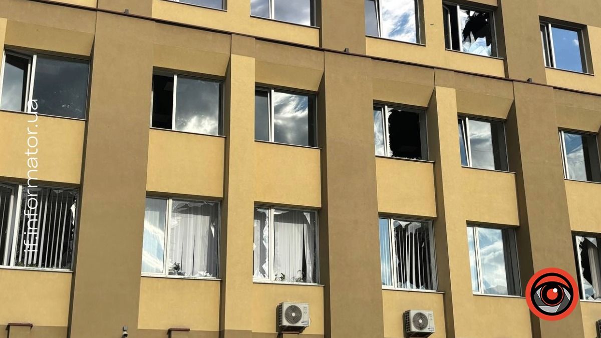 Розбиті вікна та потрощені авто: як Франківськ оговтується після ворожої атаки 5