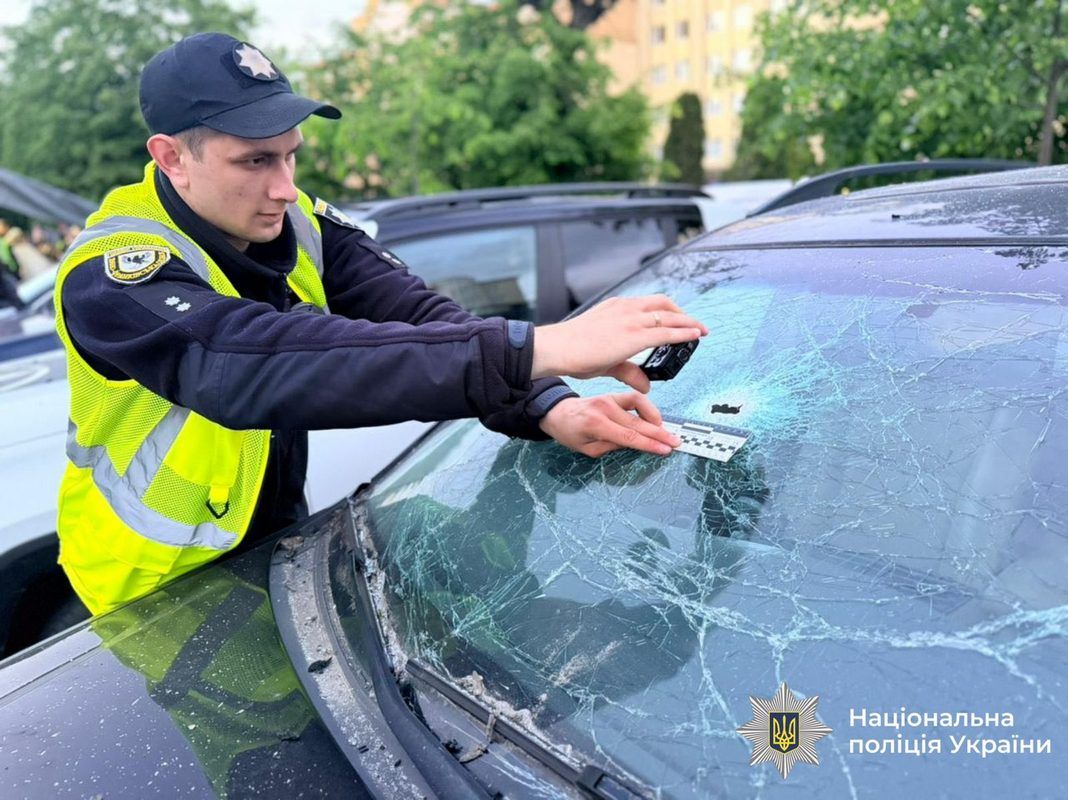 Кількість постраждалих внаслідок влучань по Івано-Франківську зросла до десяти 3