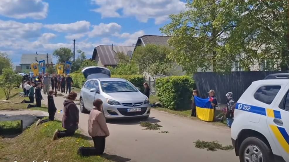 До Турки на вічний спочинок повернувся захисник Андрій Голоднюк 5