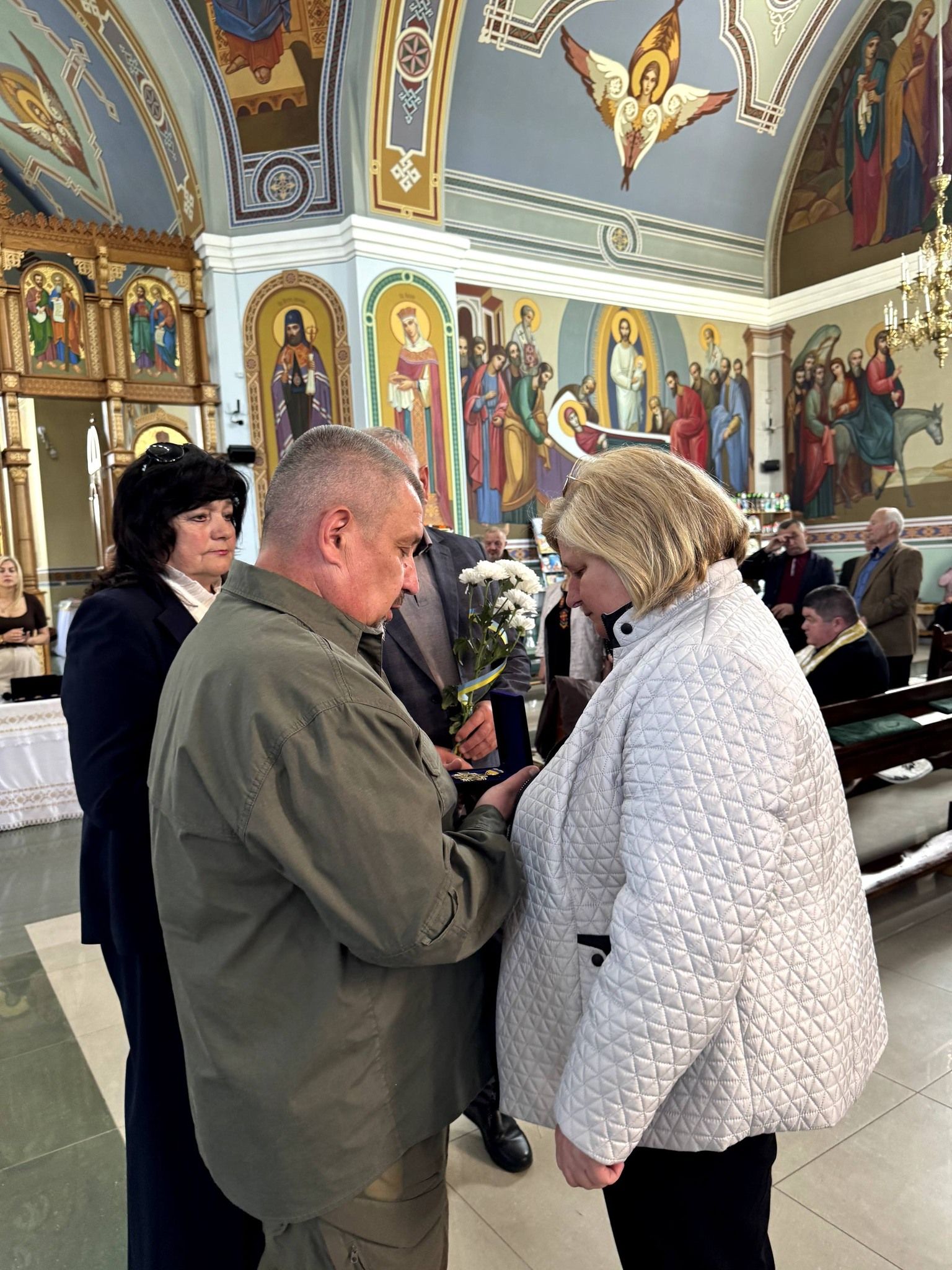 У Косові посмертно нагородили захисників відзнаками "За заслуги перед Прикарпаттям" 5
