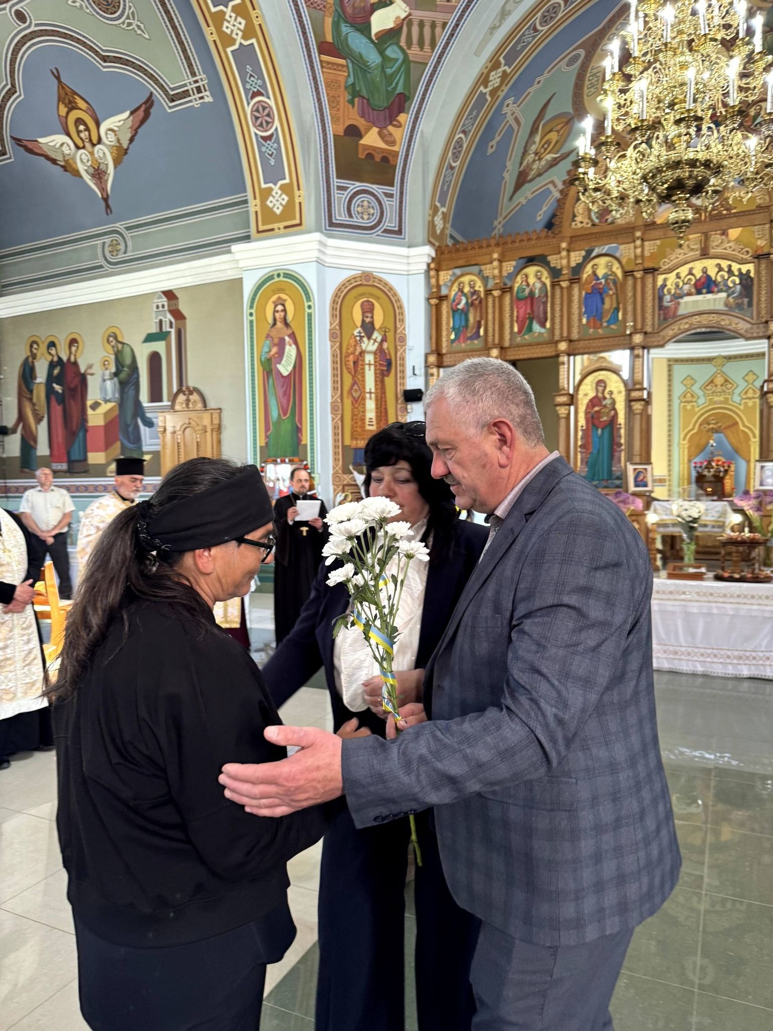 У Косові посмертно нагородили захисників відзнаками "За заслуги перед Прикарпаттям" 11