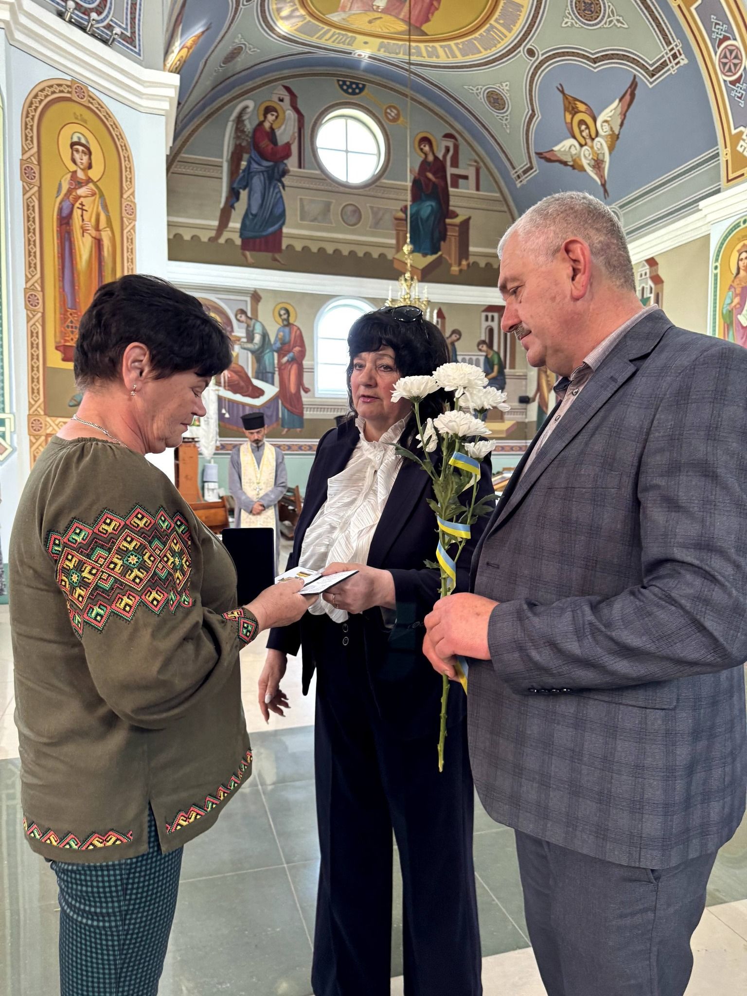 У Косові посмертно нагородили захисників відзнаками "За заслуги перед Прикарпаттям" 13