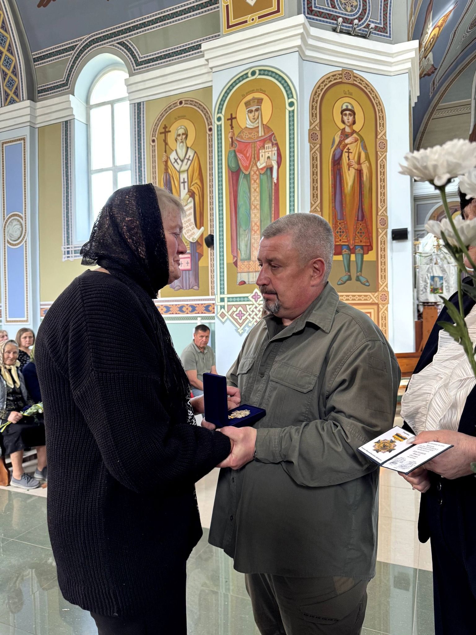 У Косові посмертно нагородили захисників відзнаками "За заслуги перед Прикарпаттям" 16
