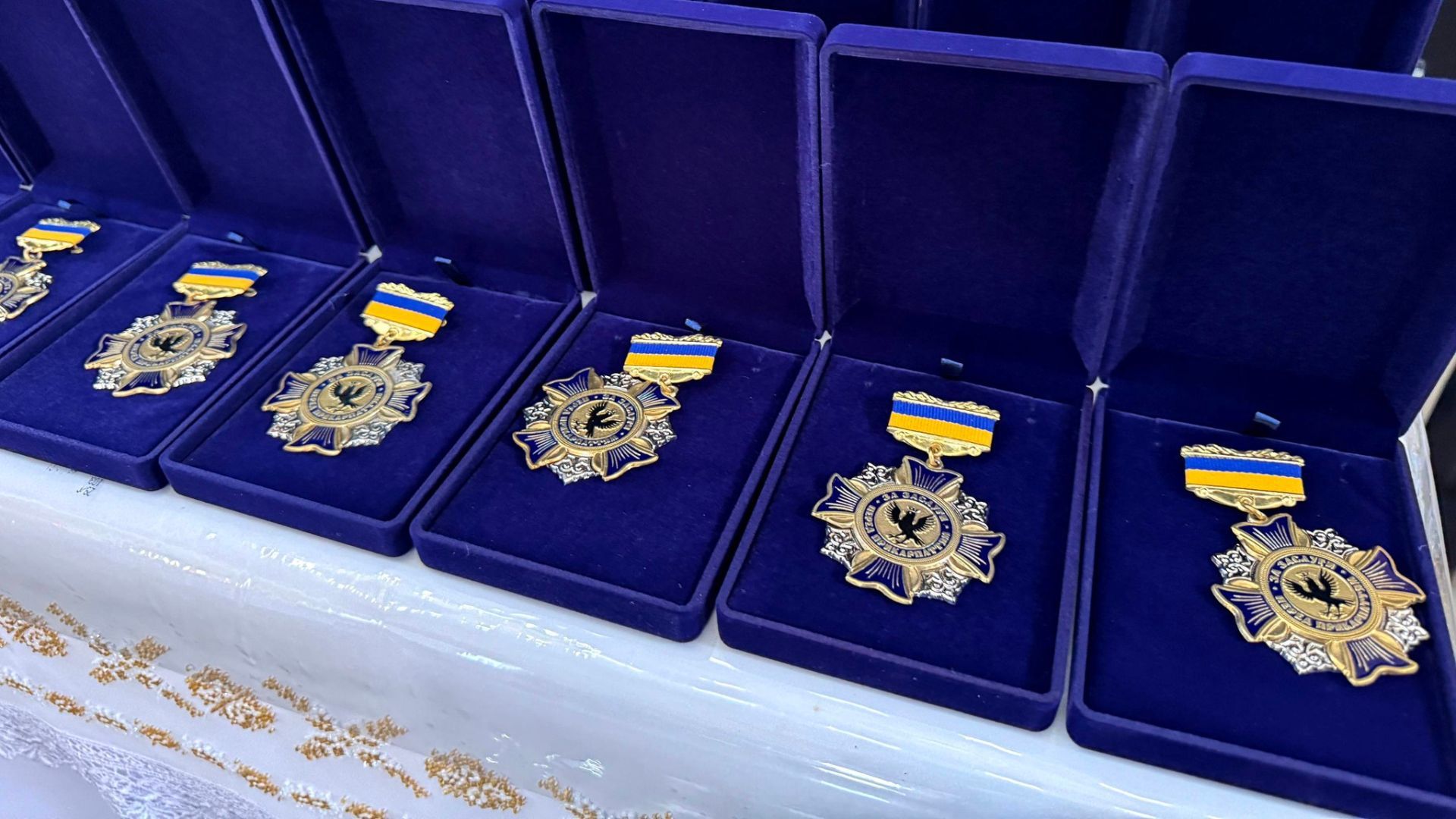 Вручення нагород рідним полеглих захисників