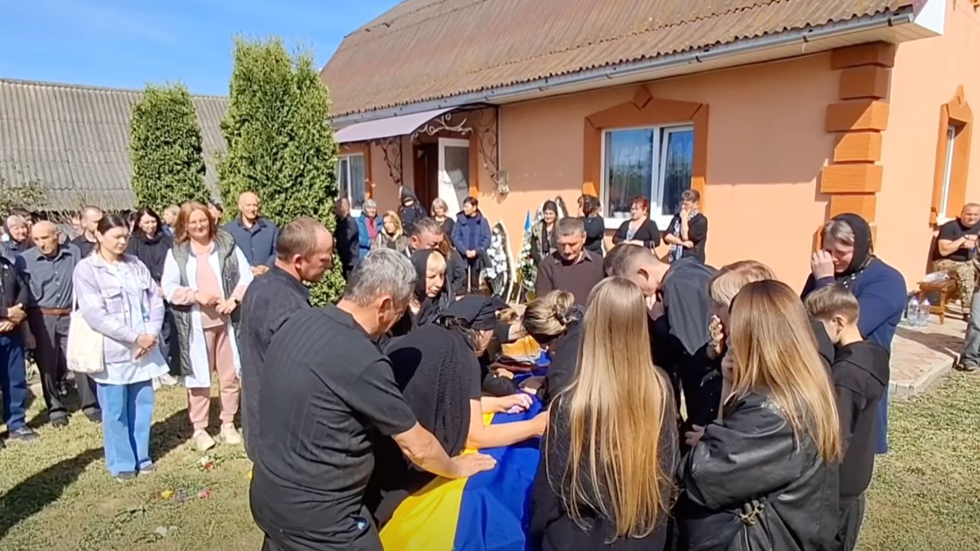 У Пʼядицькій громаді попрощались із полеглим Героєм Андрієм Голоднюком 6