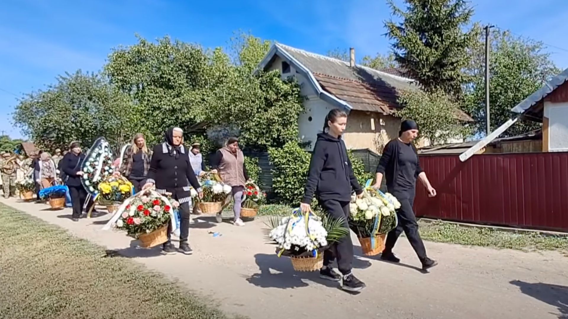 У Пʼядицькій громаді попрощались із полеглим Героєм Андрієм Голоднюком 8