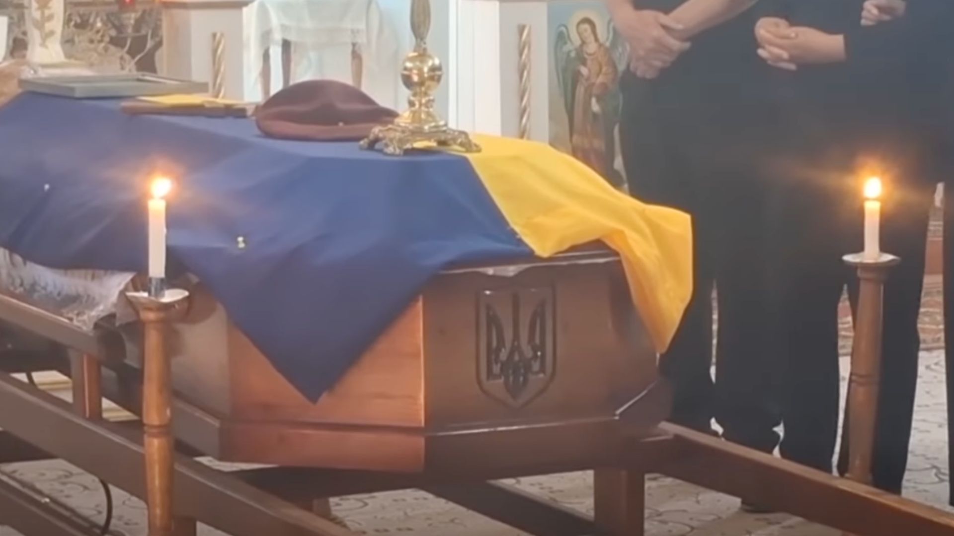 У Пʼядицькій громаді попрощались із полеглим Героєм Андрієм Голоднюком 11