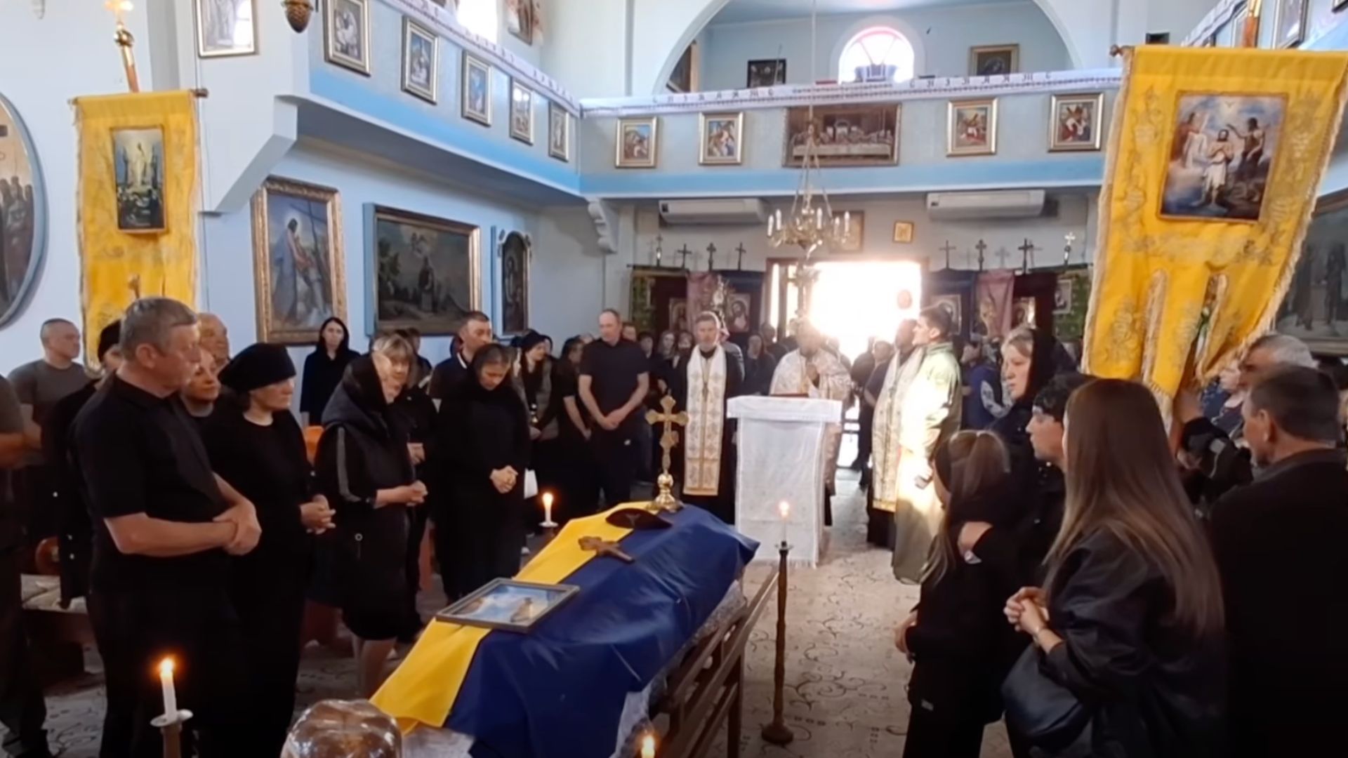 У Пʼядицькій громаді попрощались із полеглим Героєм Андрієм Голоднюком 13