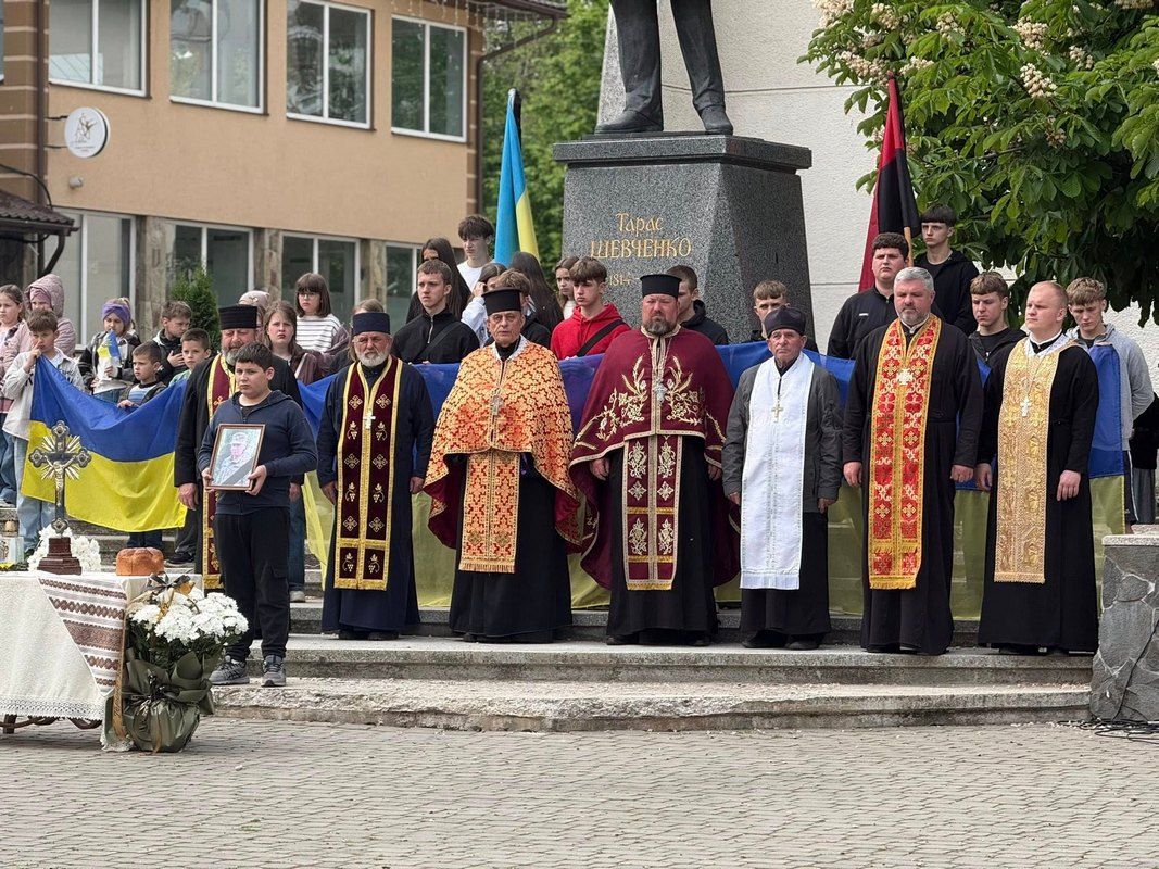 Полеглий захисник Ігор Павелкевич повернувся до рідної Отинії 6