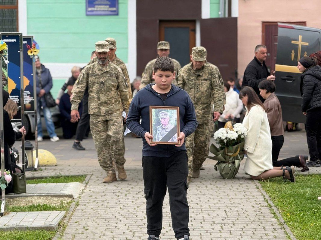 Полеглий захисник Ігор Павелкевич повернувся до рідної Отинії 1