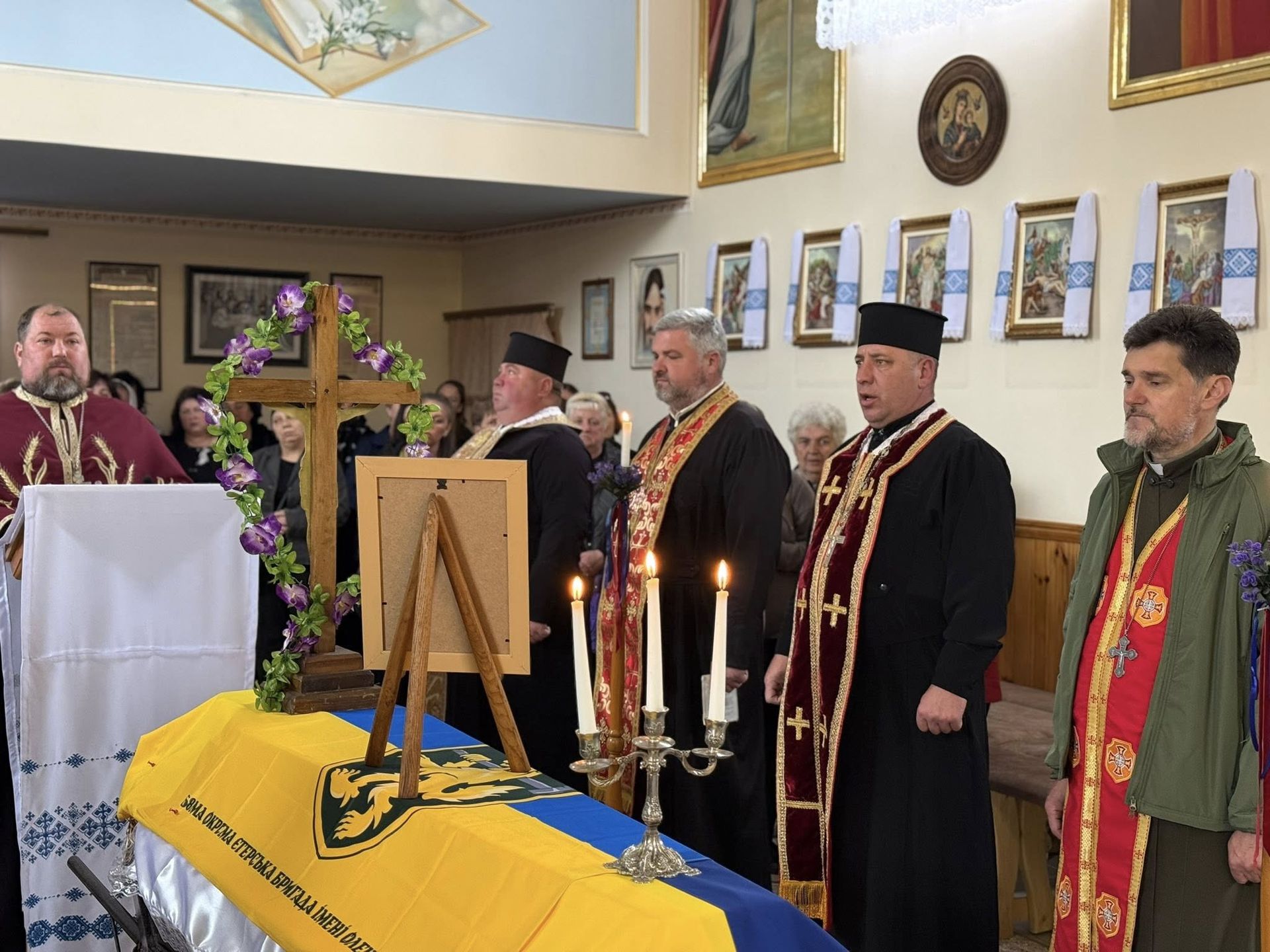 На Коломийщині попрощались із полеглим захисником Ігорем Павелкевичем 5