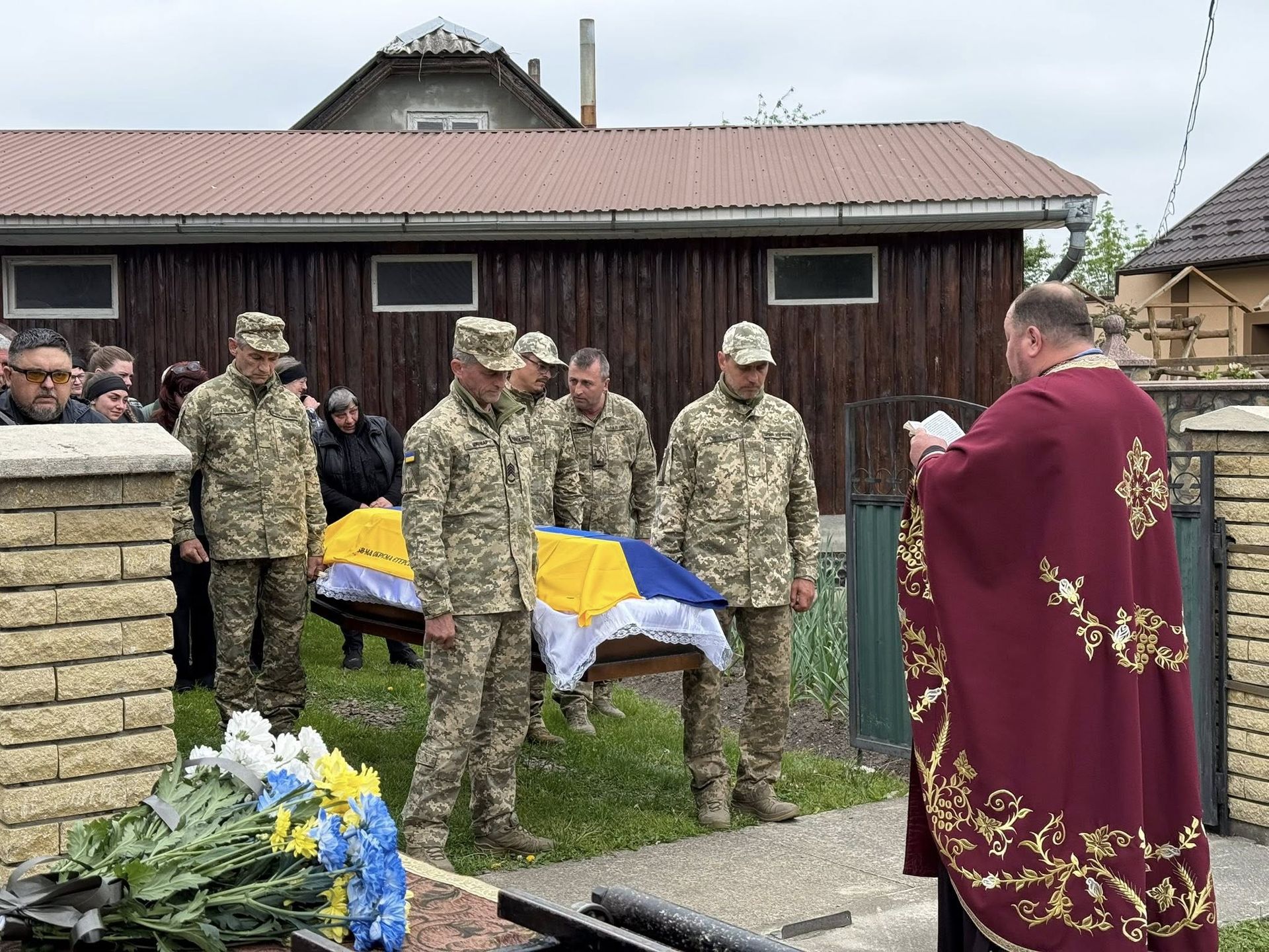 На Коломийщині попрощались із полеглим захисником Ігорем Павелкевичем 10