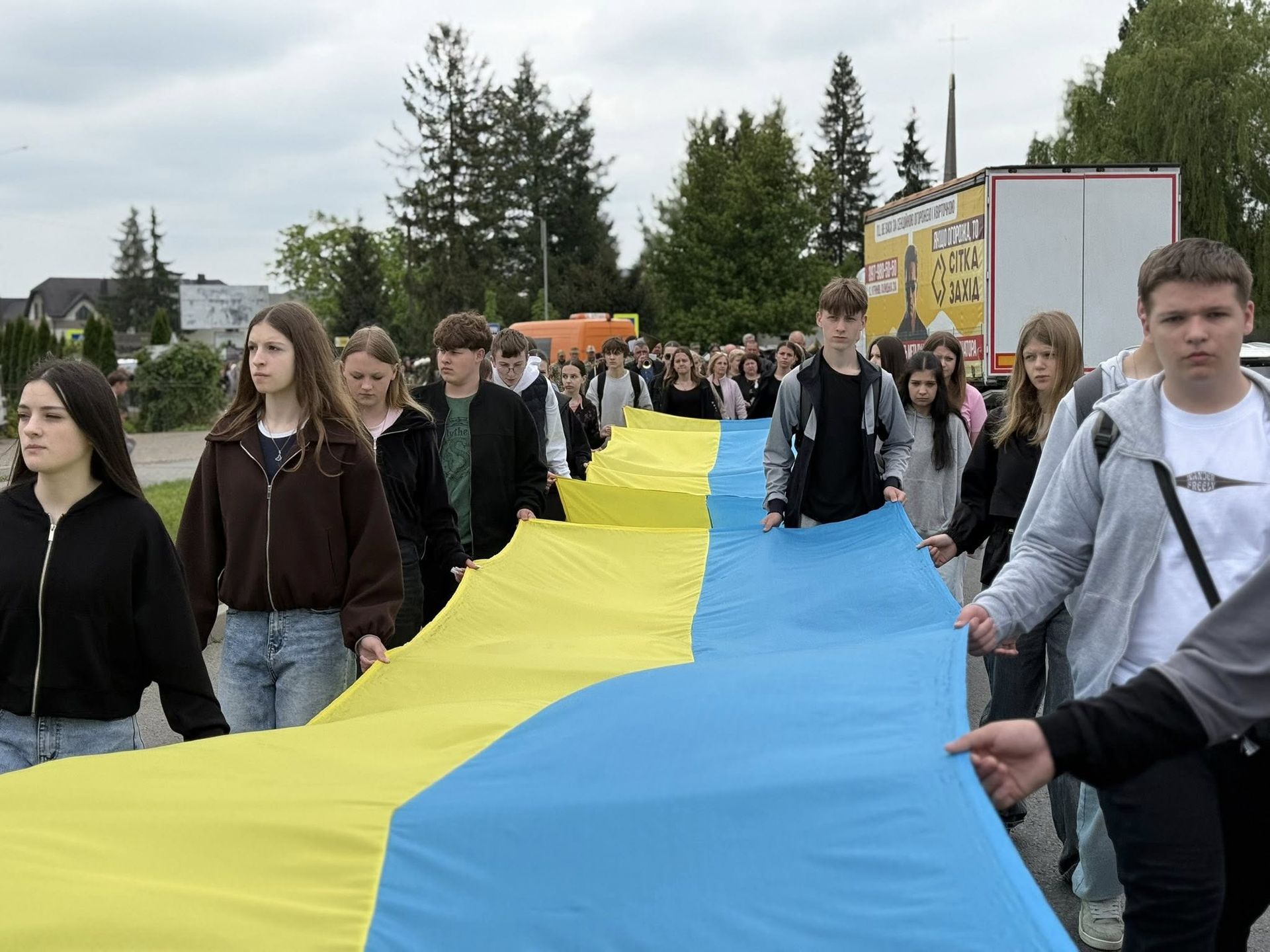 На Коломийщині попрощались із полеглим захисником Ігорем Павелкевичем 16