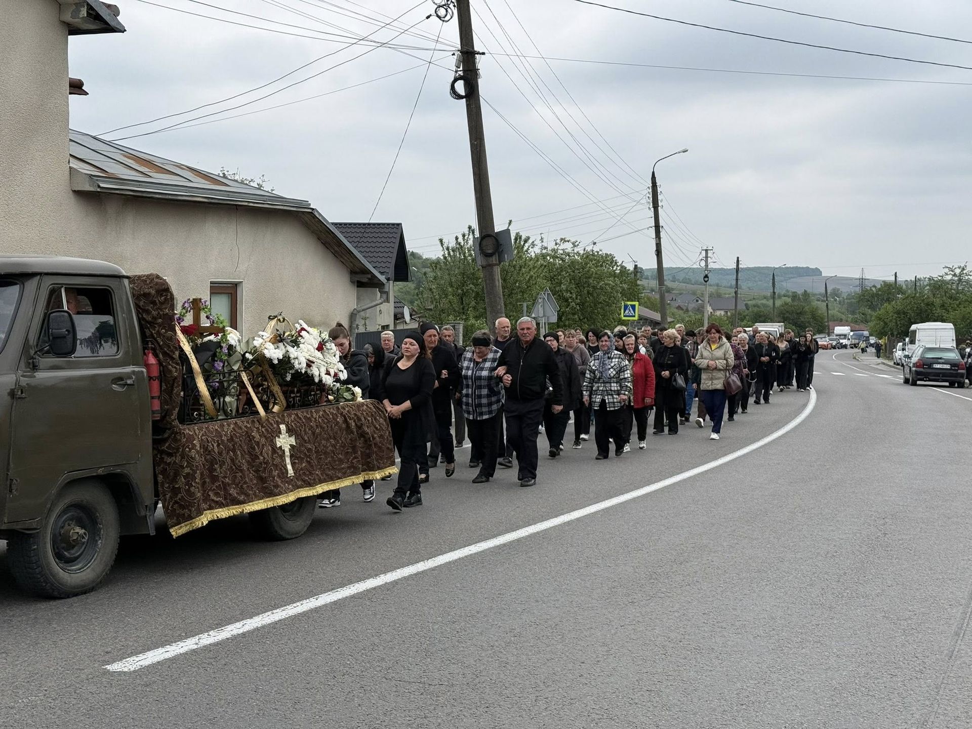 На Коломийщині попрощались із полеглим захисником Ігорем Павелкевичем 15