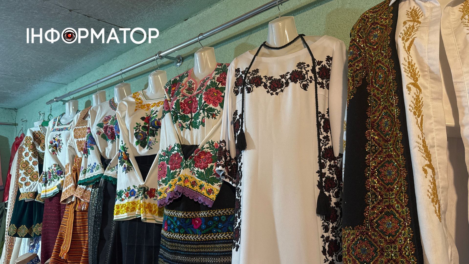 Скільки коштують сорочки та плаття на вишиванковому базарі в Коломиї? 9
