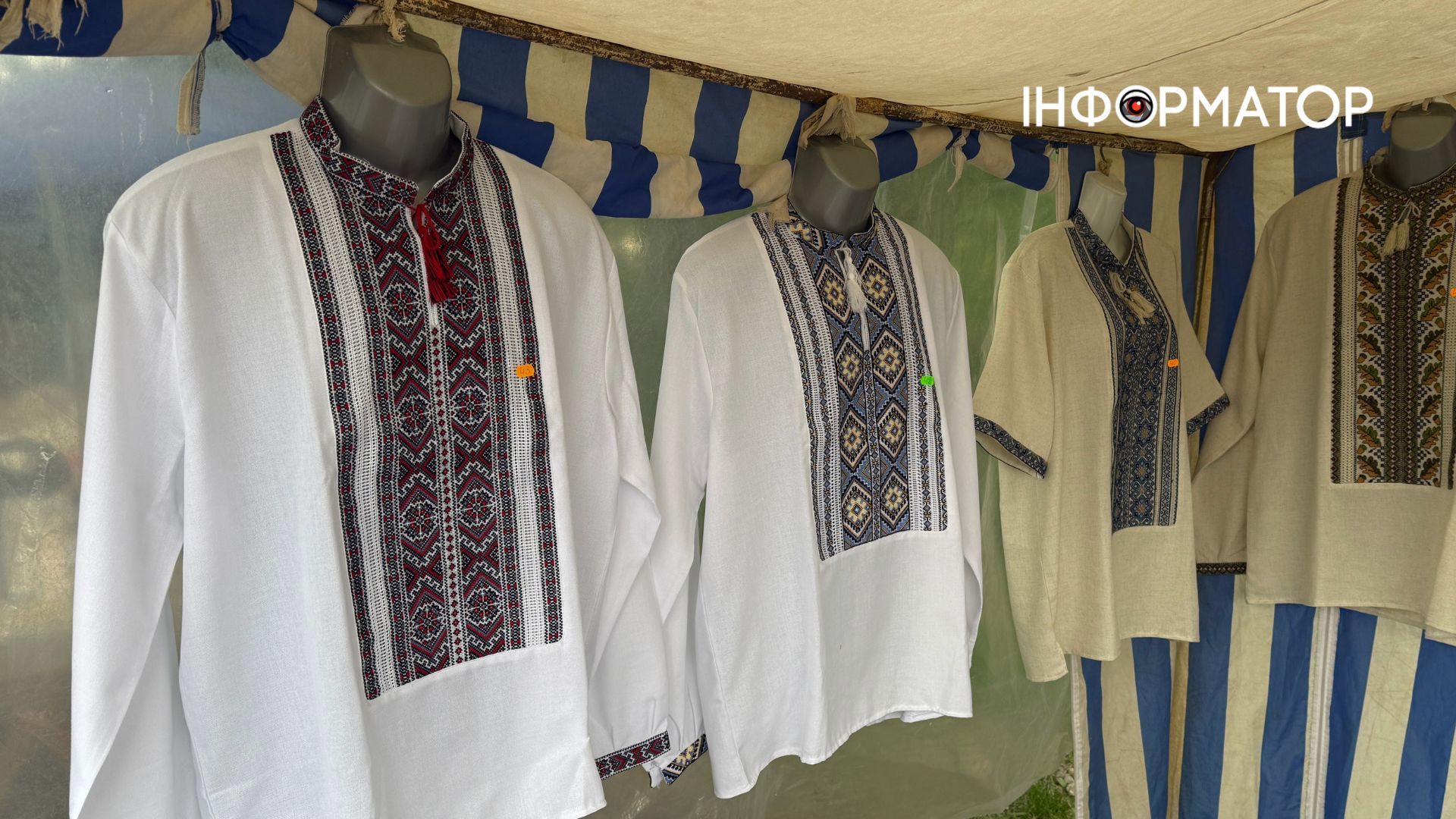 Скільки коштують сорочки та плаття на вишиванковому базарі в Коломиї? 16