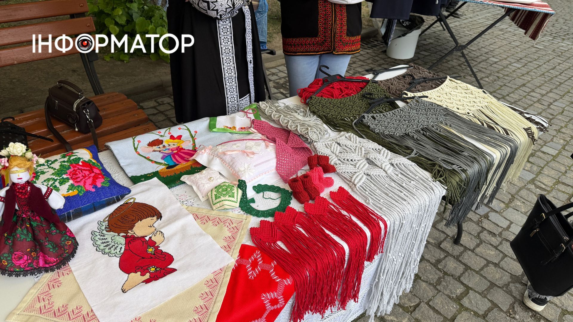У Коломиї відбувся ярмарок до Дня вишиванки 25