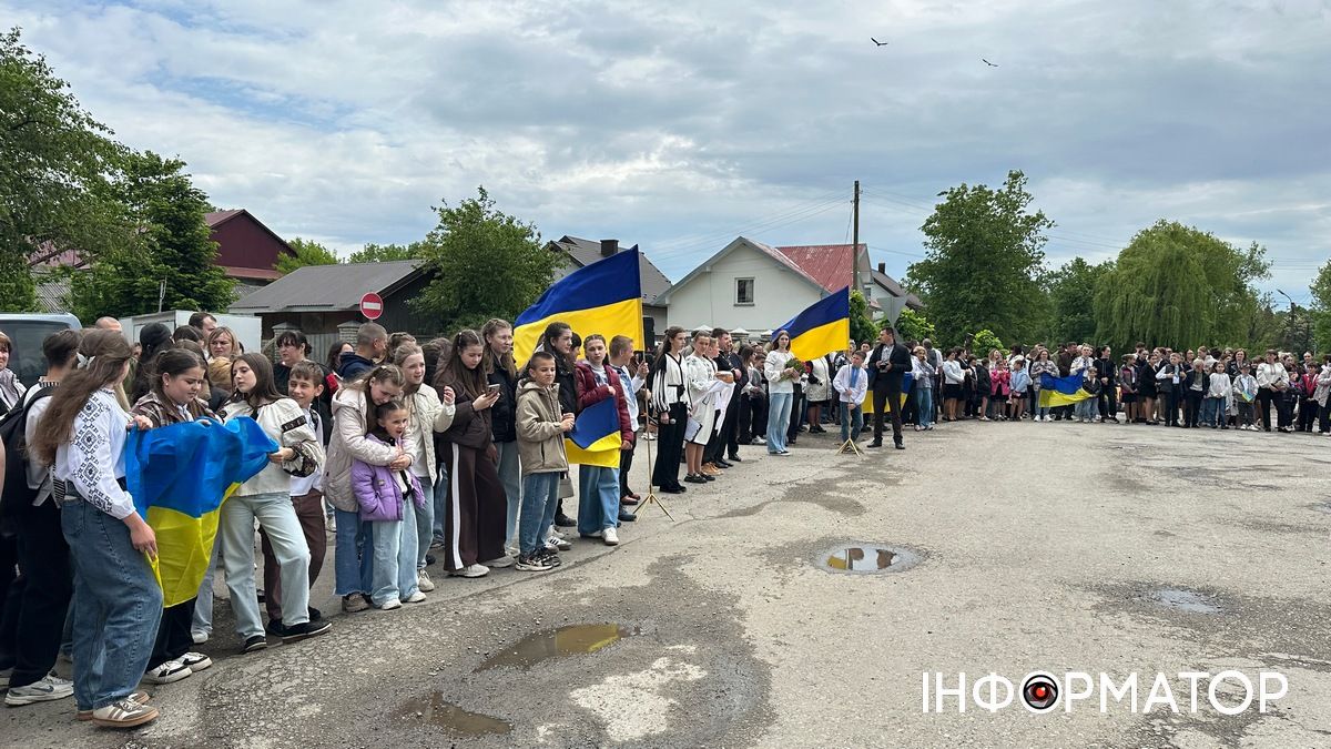 Щемлива зустріч звільненого з полону захисника Володимира Бойчука у рідному Коршеві. ФОТО, ВІДЕО 1