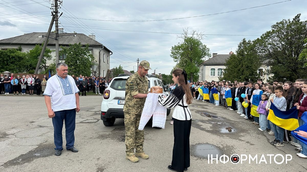Щемлива зустріч звільненого з полону захисника Володимира Бойчука у рідному Коршеві. ФОТО, ВІДЕО 4