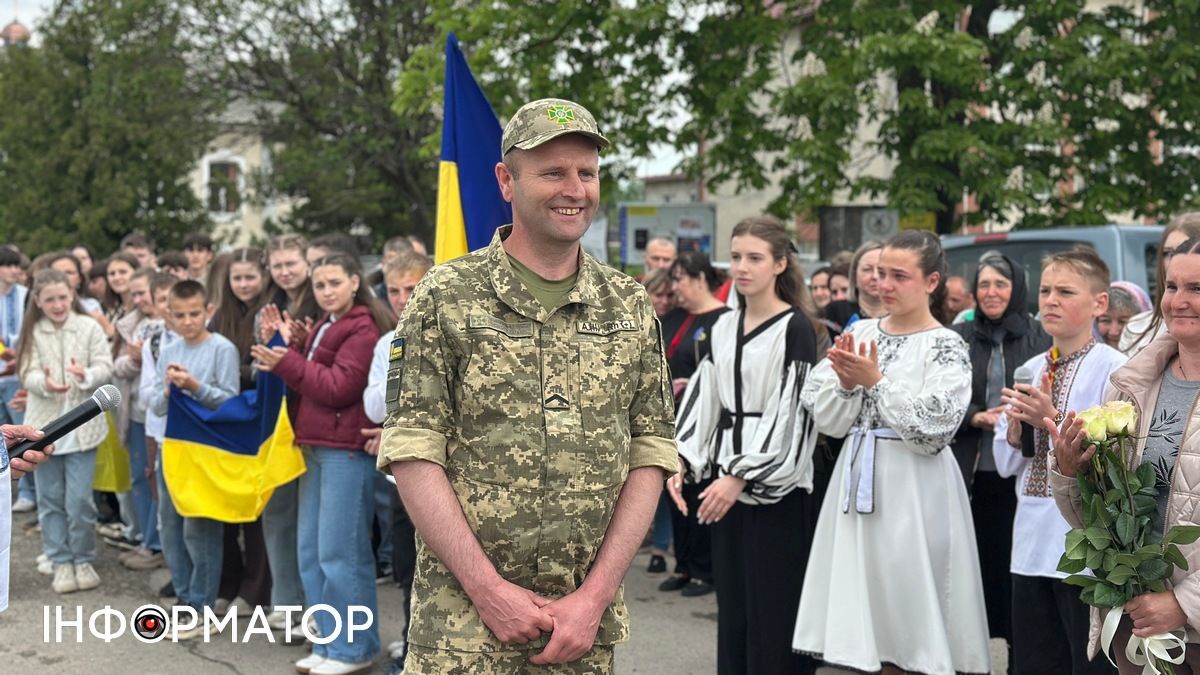 Щемлива зустріч звільненого з полону захисника Володимира Бойчука у рідному Коршеві. ФОТО, ВІДЕО 10