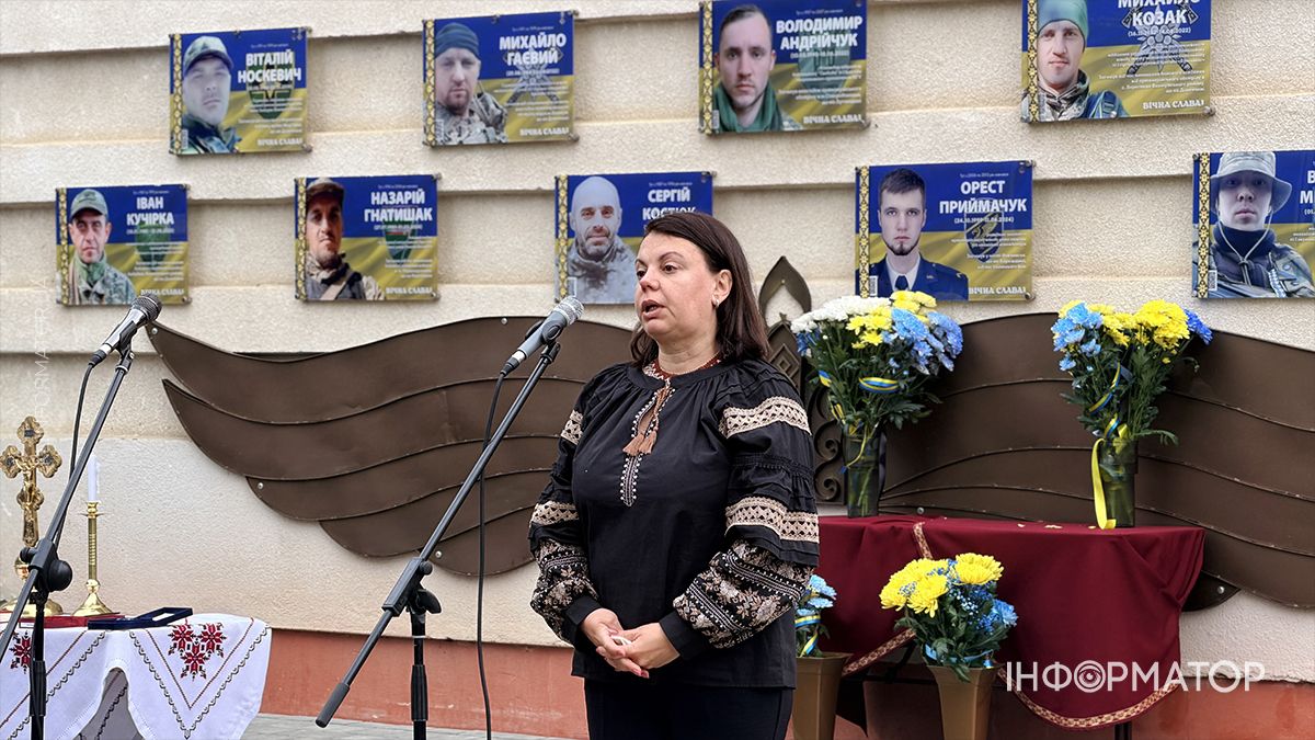 На фасаді ліцею №5 у Коломиї відкрили пам’ятну дошку Олександру Григорціву 7
