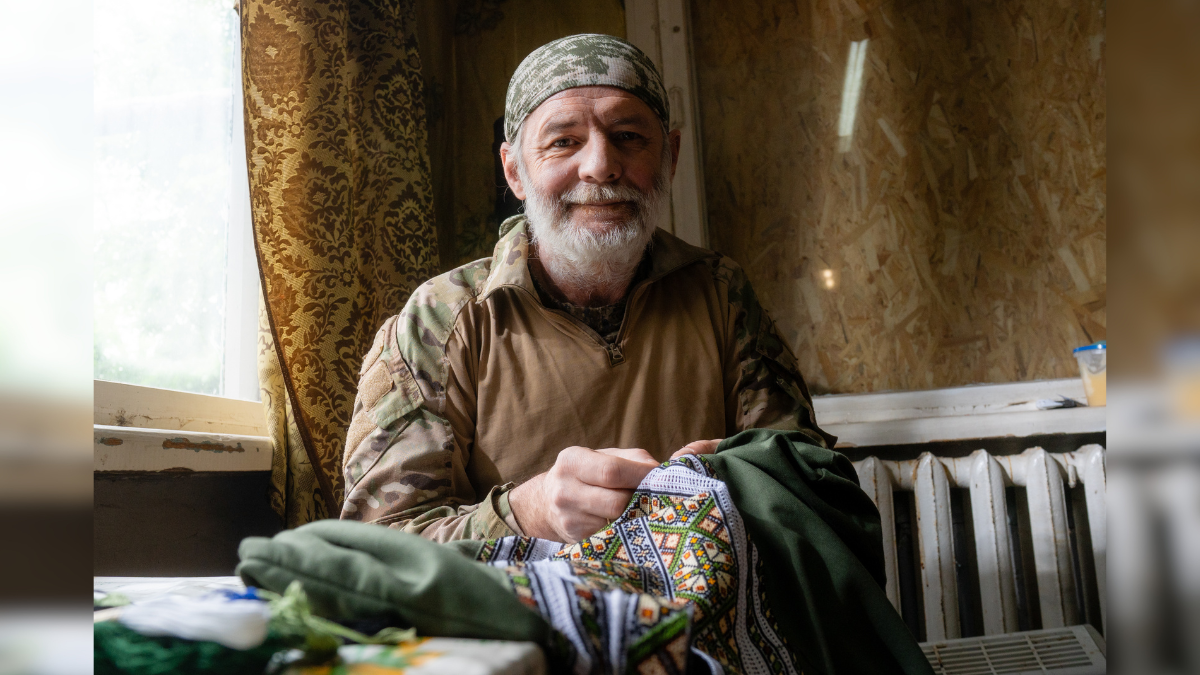 Історія бійця коломийських "Едельвейсів", який вишиває на передовій