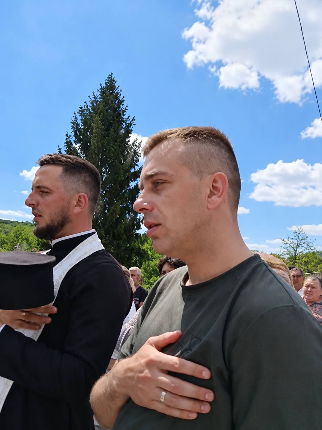 Знову вдома: у селі на Коломийщині зустріли звільненого з полону Героя Юрія Микитчука 1
