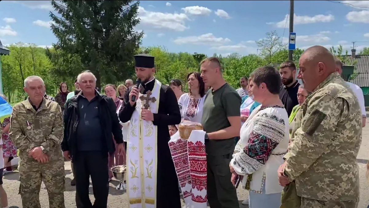 Знову вдома: у селі на Коломийщині зустріли звільненого з полону Героя Юрія Микитчука 2