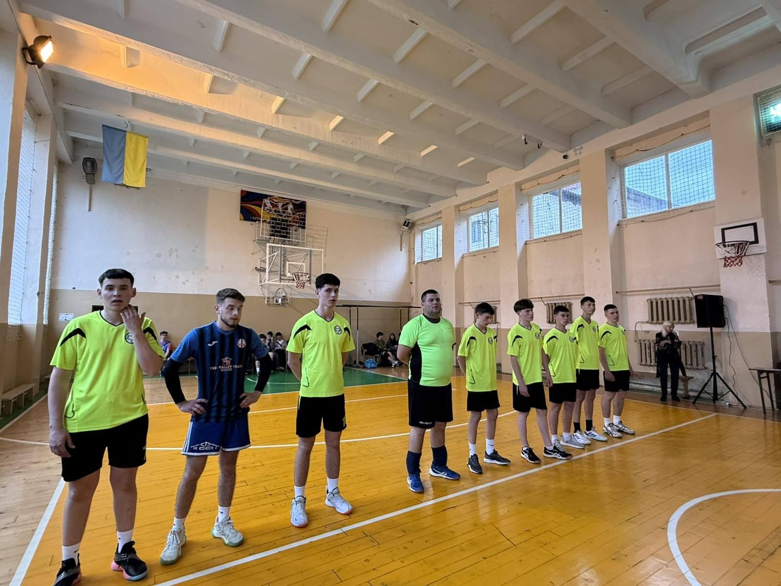 У Коломиї відбувся волейбольний турнір до Дня Героїв 6