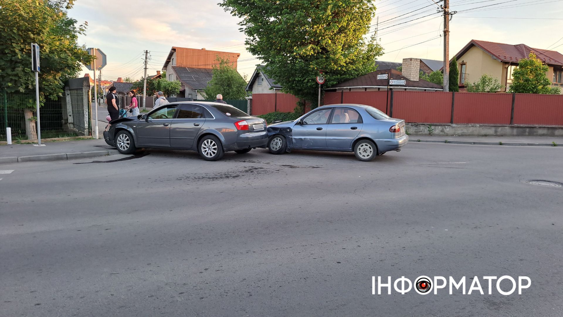 ДТП у Коломиї: на перехресті вулиць Старицького-Староміська знову не розминулись автівки