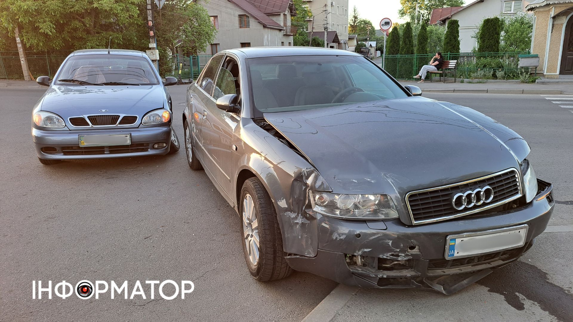 На перехресті вулиць Старицького-Староміська знову не розминулись автівки 1