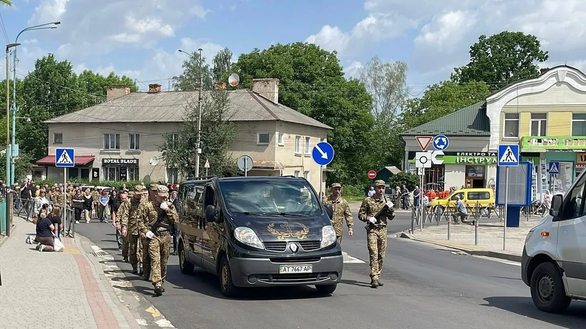 Надвірна провела в останню дорогу полеглого Героя Романа Возного