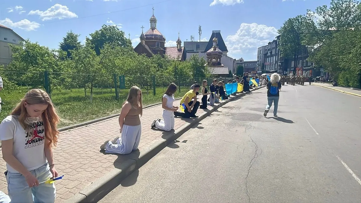Надвірна провела в останню дорогу полеглого Героя Романа Возного 6