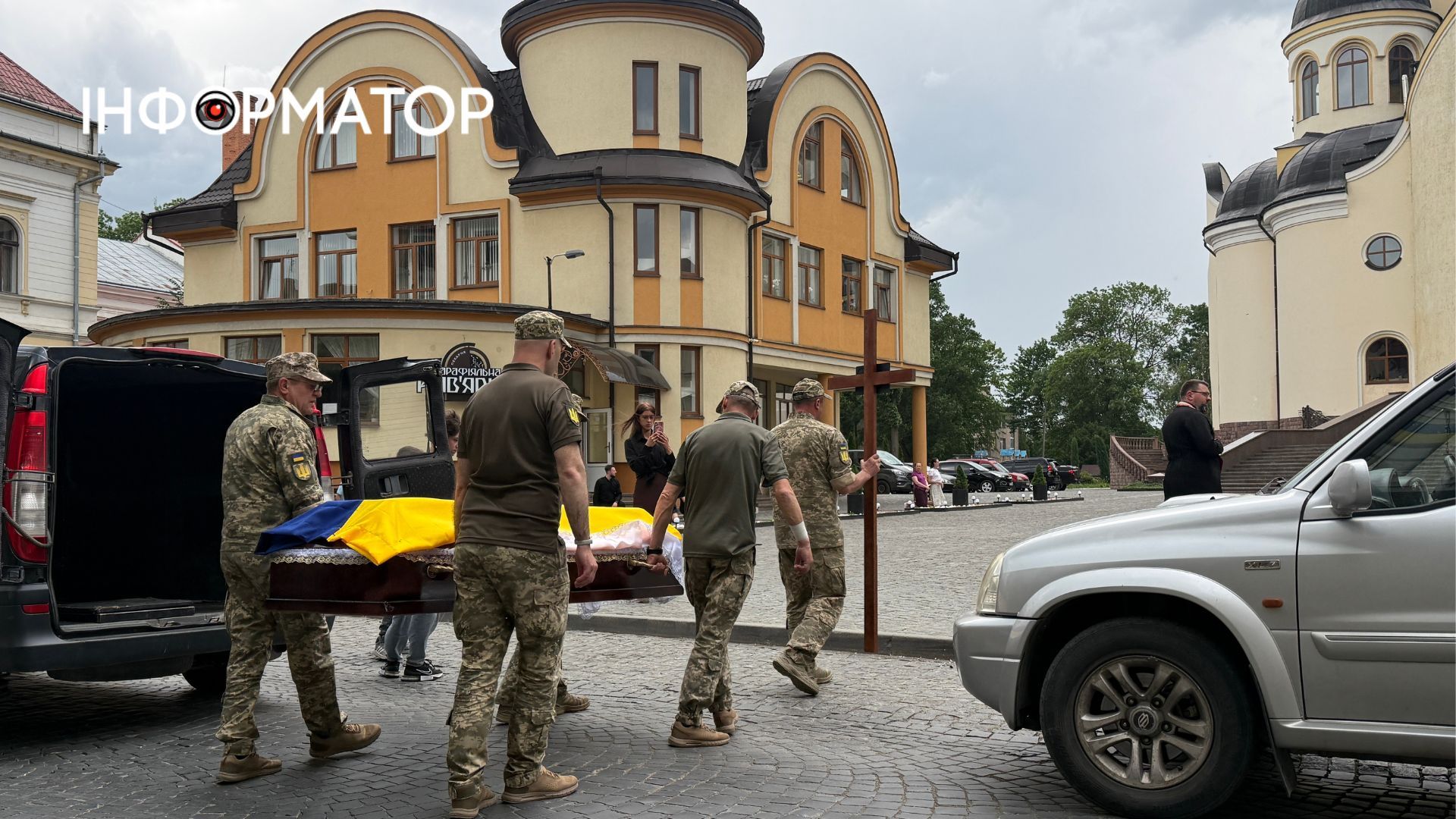 До Коломиї "на щиті" повернувся захисник Євген Морозов 5