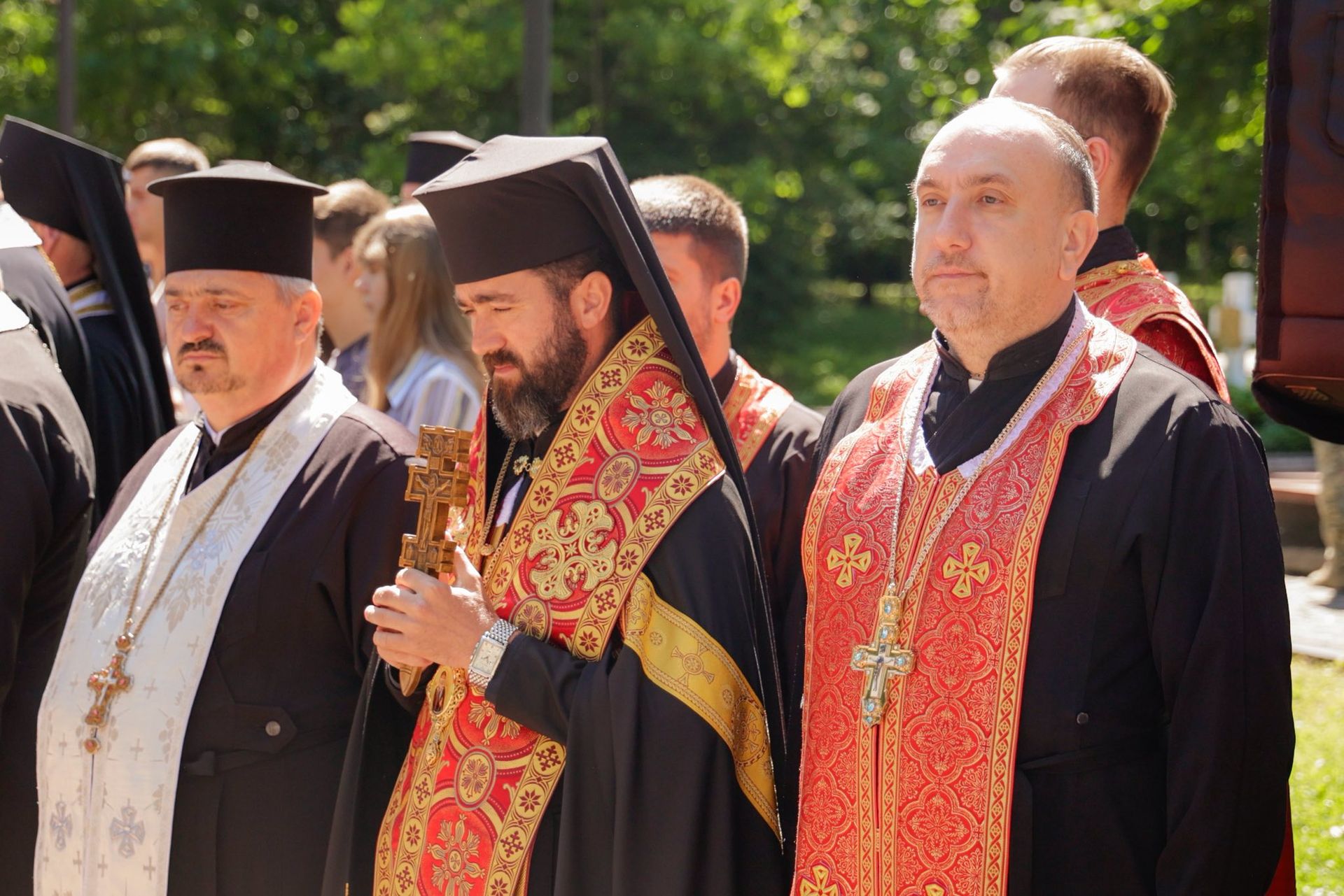 Дзвін памʼяті: на Прикарпатті родинам полеглих військовослужбовців вручили державні нагороди 12