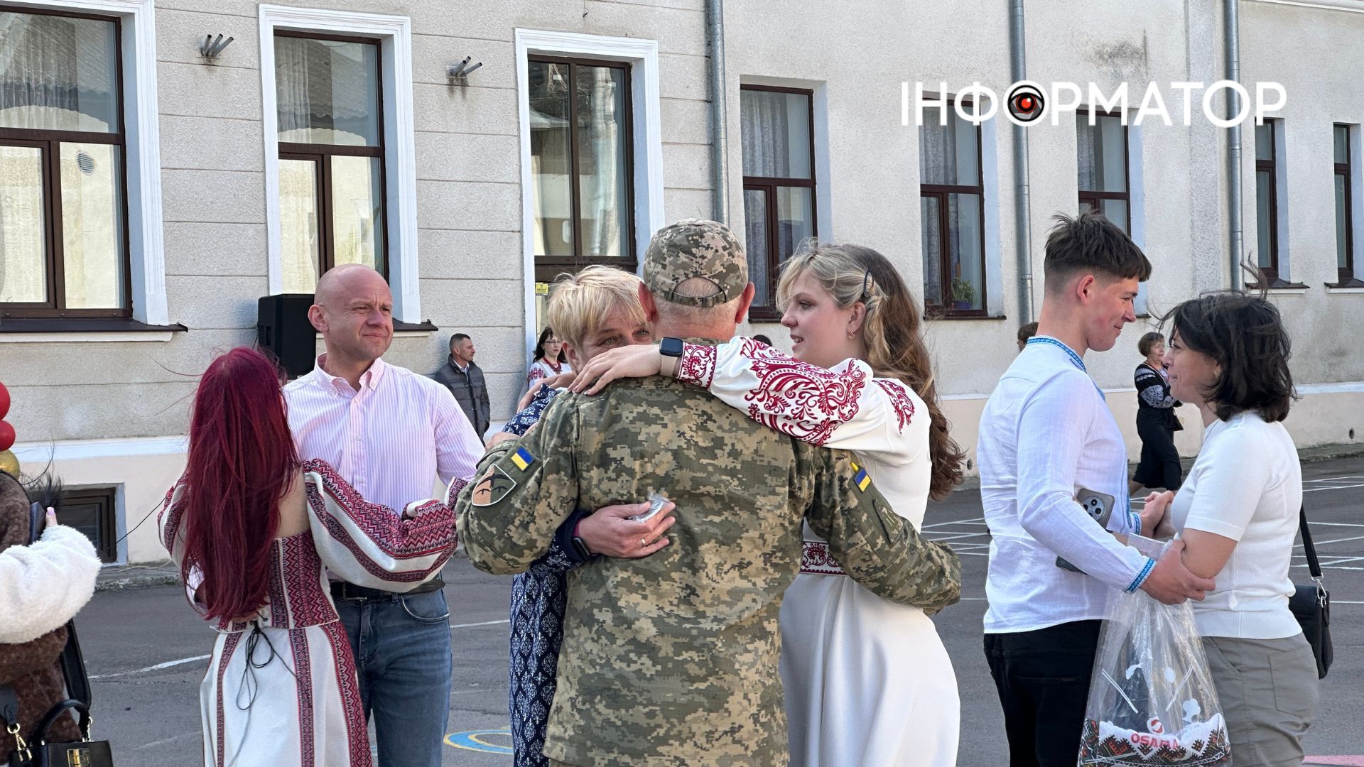 У Коломийському ліцеї №9 відзначили свято останнього дзвоника 10