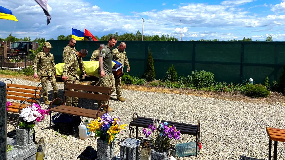 Чин похорону військовослужбовиці Тетяни Денеги пройшов на Прикарпатті 6