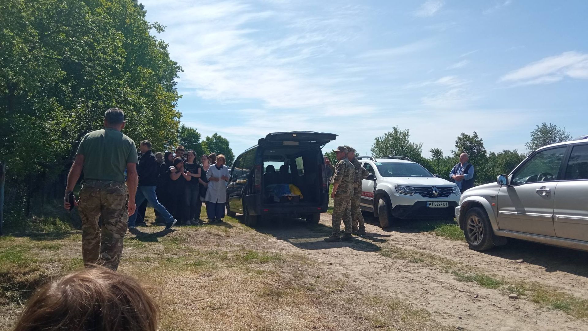 У Пʼядицькій громаді зустріли скорботний кортеж померлого воїна Руслана Івасютина 12