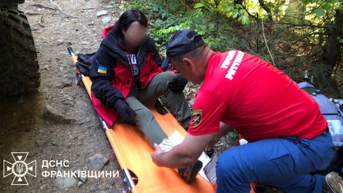 Тричі за день рятувальники допомагали туристам у Карпатах 1