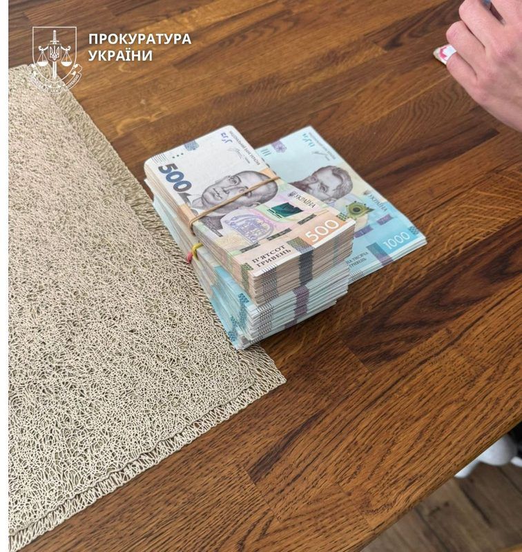 Для держпідприємства в Коломиї закупляв деревину лише на папері: прокурори оголосили підозру 1