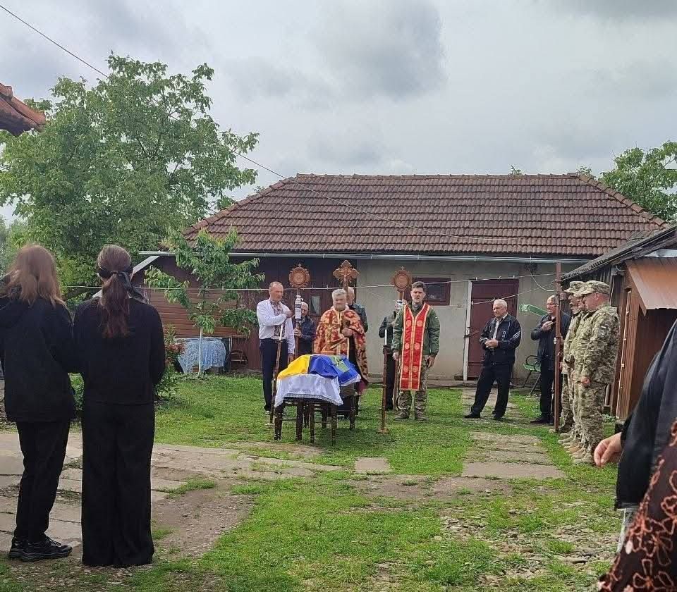 У Матеївецькій громаді зустріли кортеж загиблого захисника Василя Кушмелюка 2