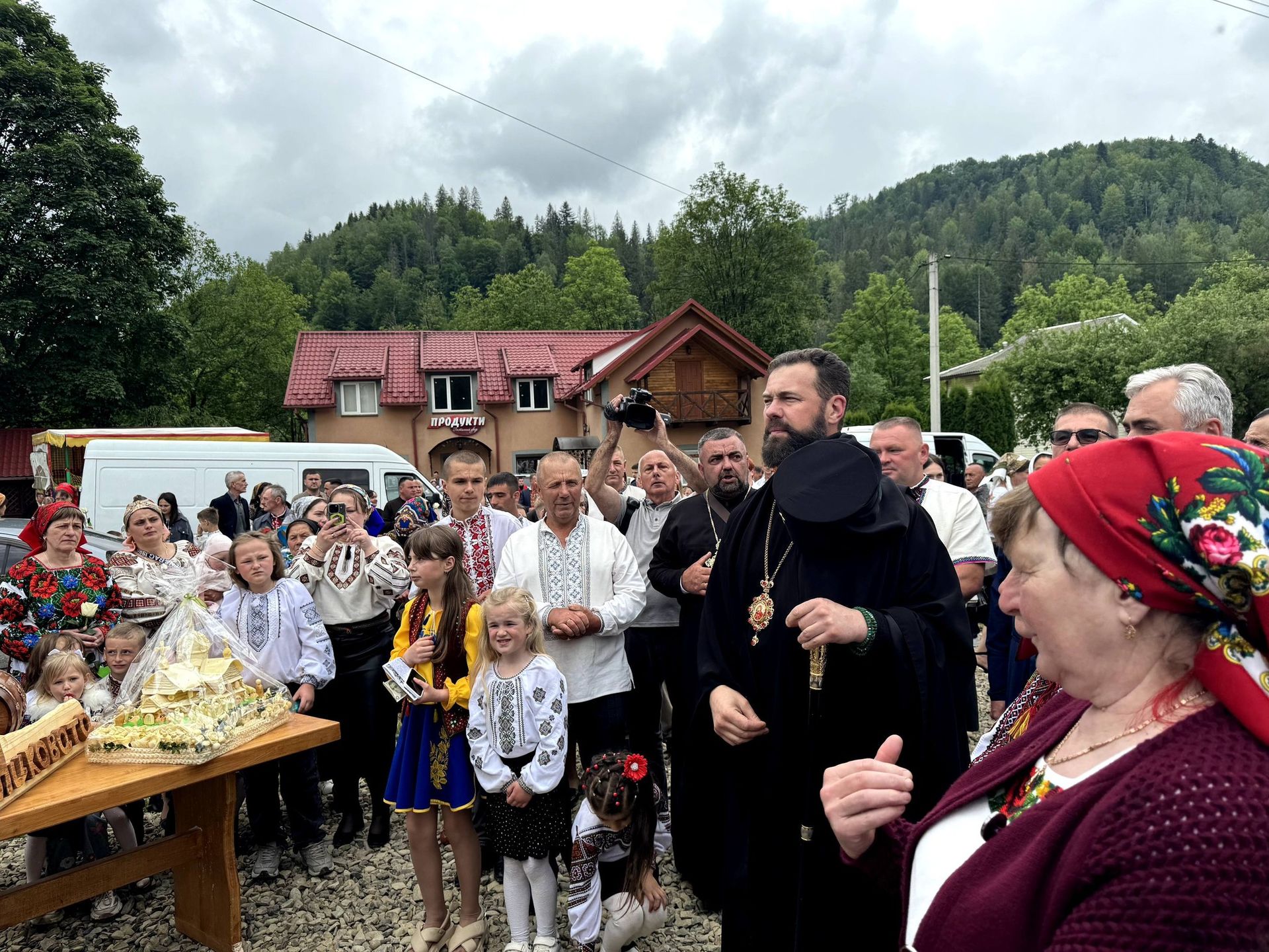 На Косівщині урочисто відзначили 100-річчя Церкви Пресвятої Тройці 16