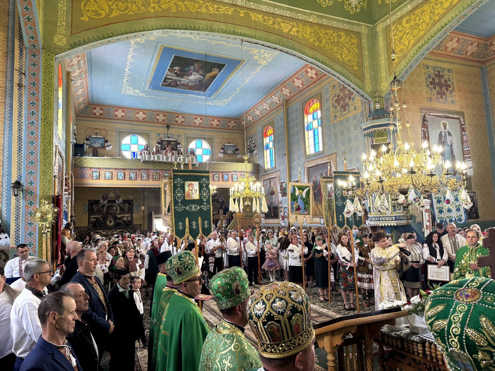 На Косівщині урочисто відзначили 100-річчя Церкви Пресвятої Тройці 4