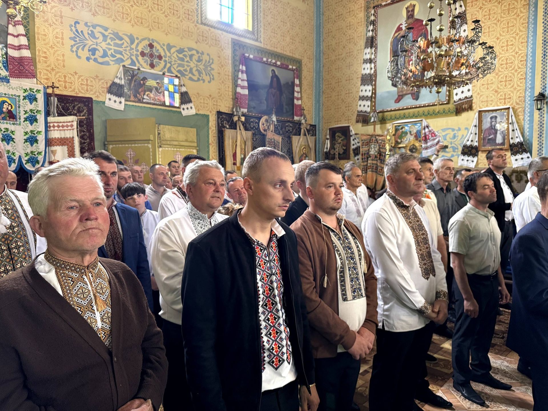 На Косівщині урочисто відзначили 100-річчя Церкви Пресвятої Тройці 8