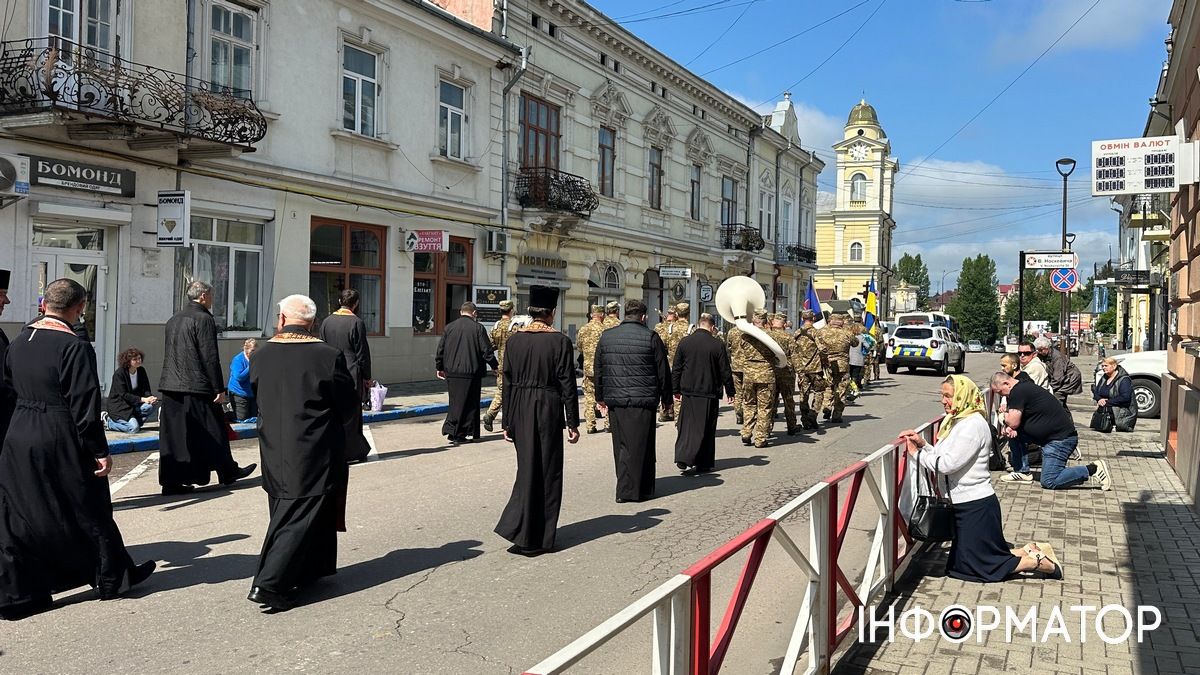 Коломия провела в останню дорогу полеглого воїна Максима Красуцького 19