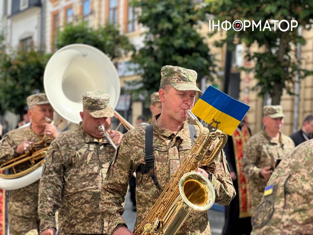 Коломия провела в останню дорогу полеглого воїна Максима Красуцького 12
